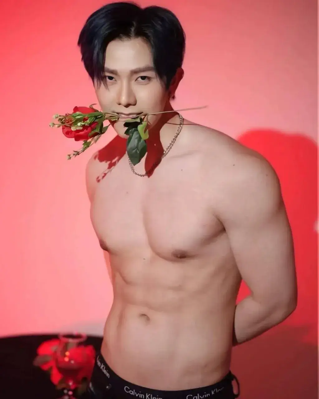 น่ากอดอมดูด