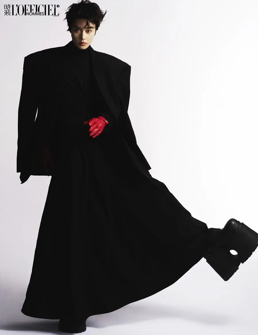 Zhao Kechun @ L’OFFICIEL HOMMES China February 2025