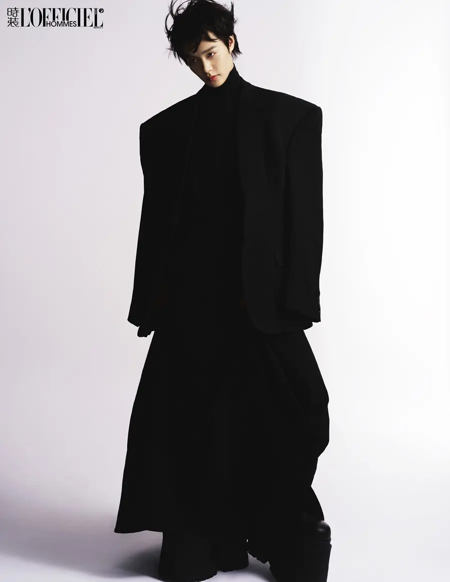 Zhao Kechun @ L’OFFICIEL HOMMES China February 2025