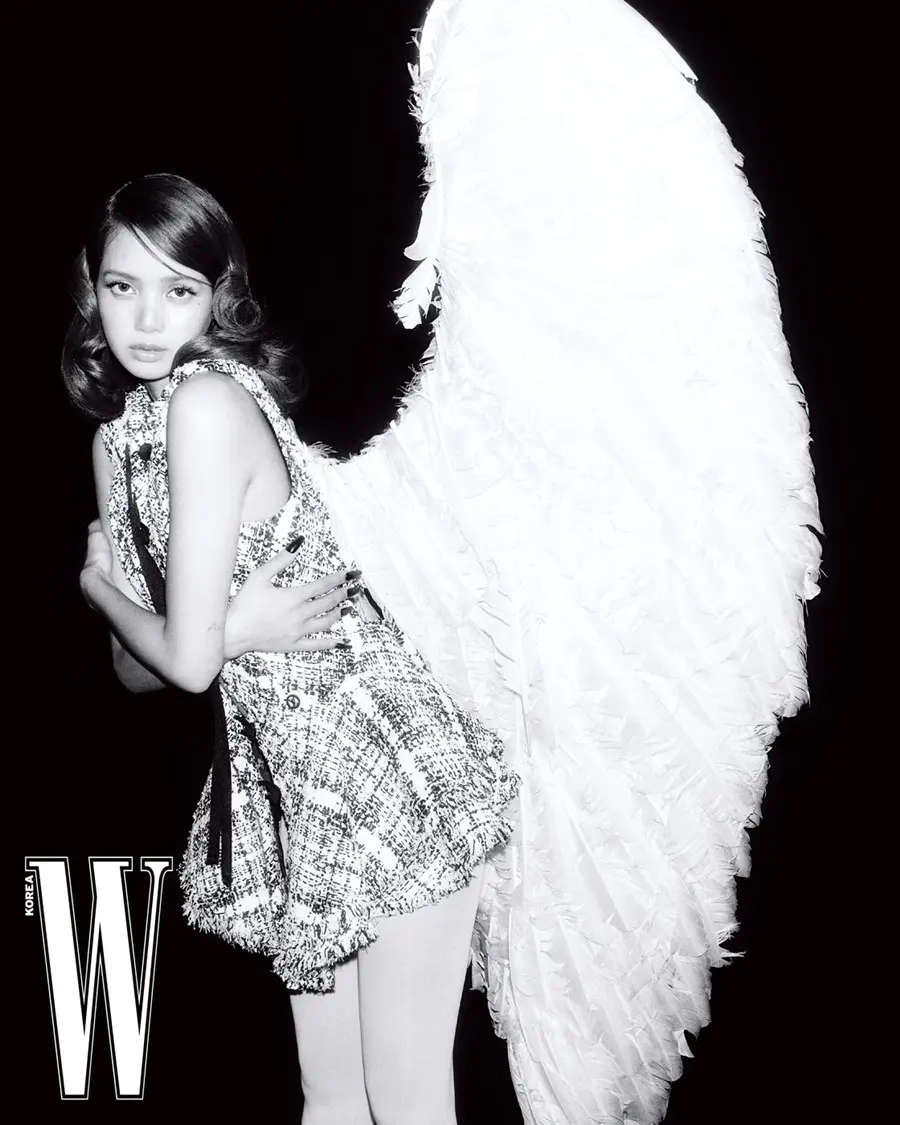 LISA @ W Korea March 2025