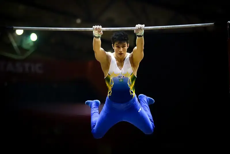 Brazilian gymnast : Arthur nory caught