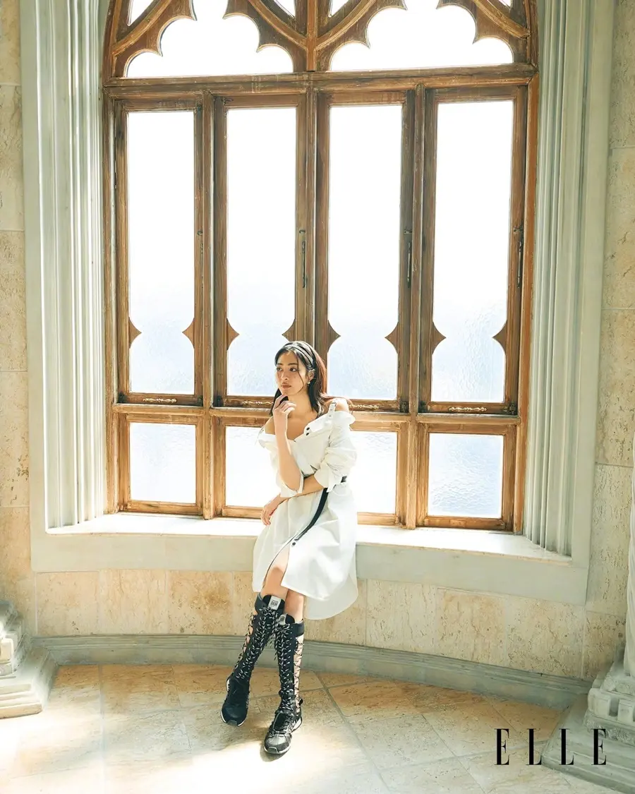 หลิงหลิง-ศิริลักษณ์ คอง & ออม กรณ์นภัส @ ELLE Hong Kong March 2025