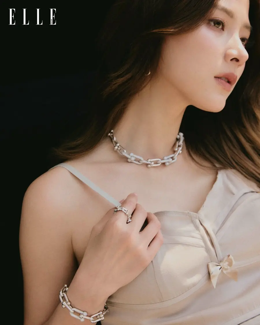 ใบเฟิร์น-พิมพ์ชนก @ ELLE Thailand February 2025