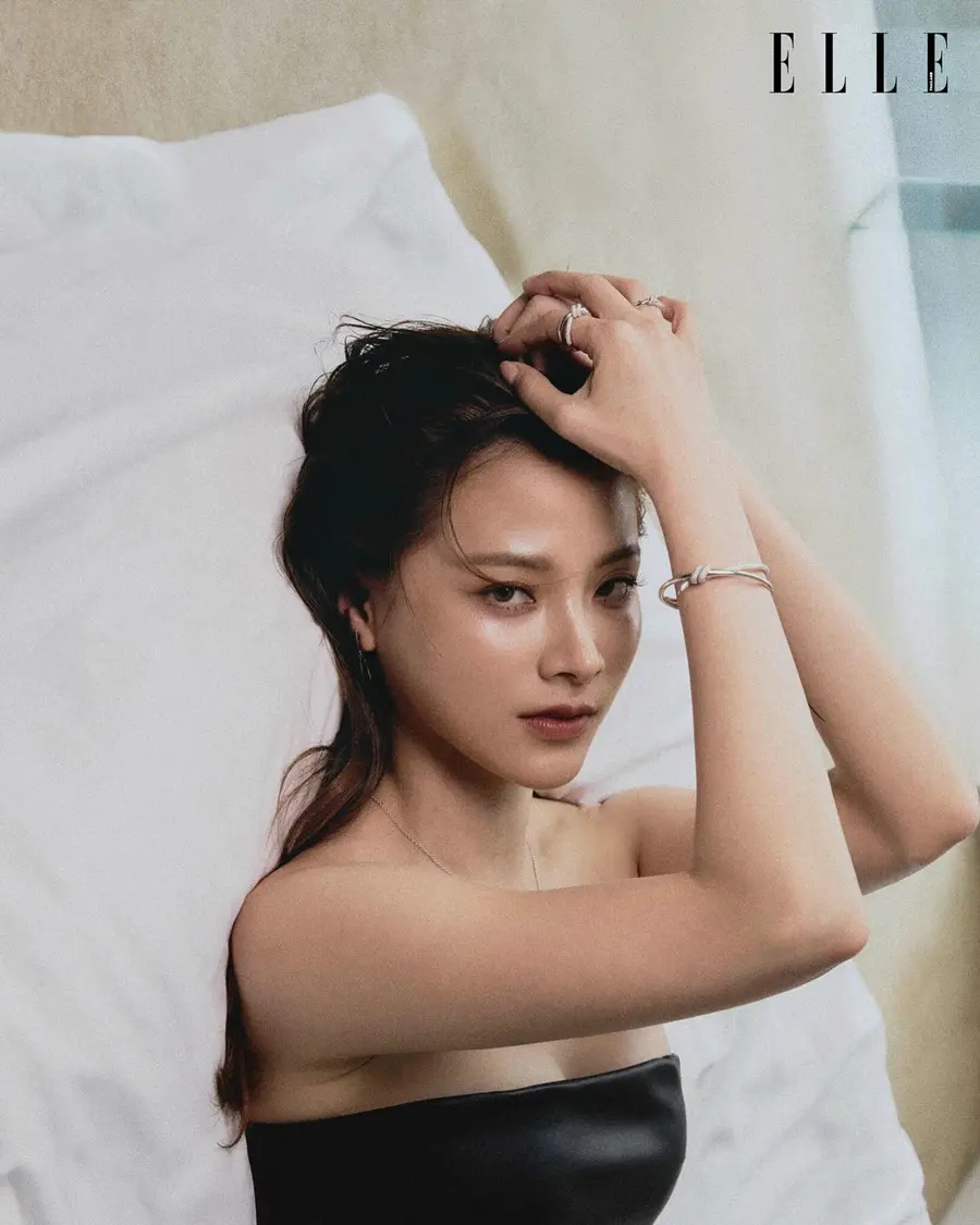 ใบเฟิร์น-พิมพ์ชนก @ ELLE Thailand February 2025