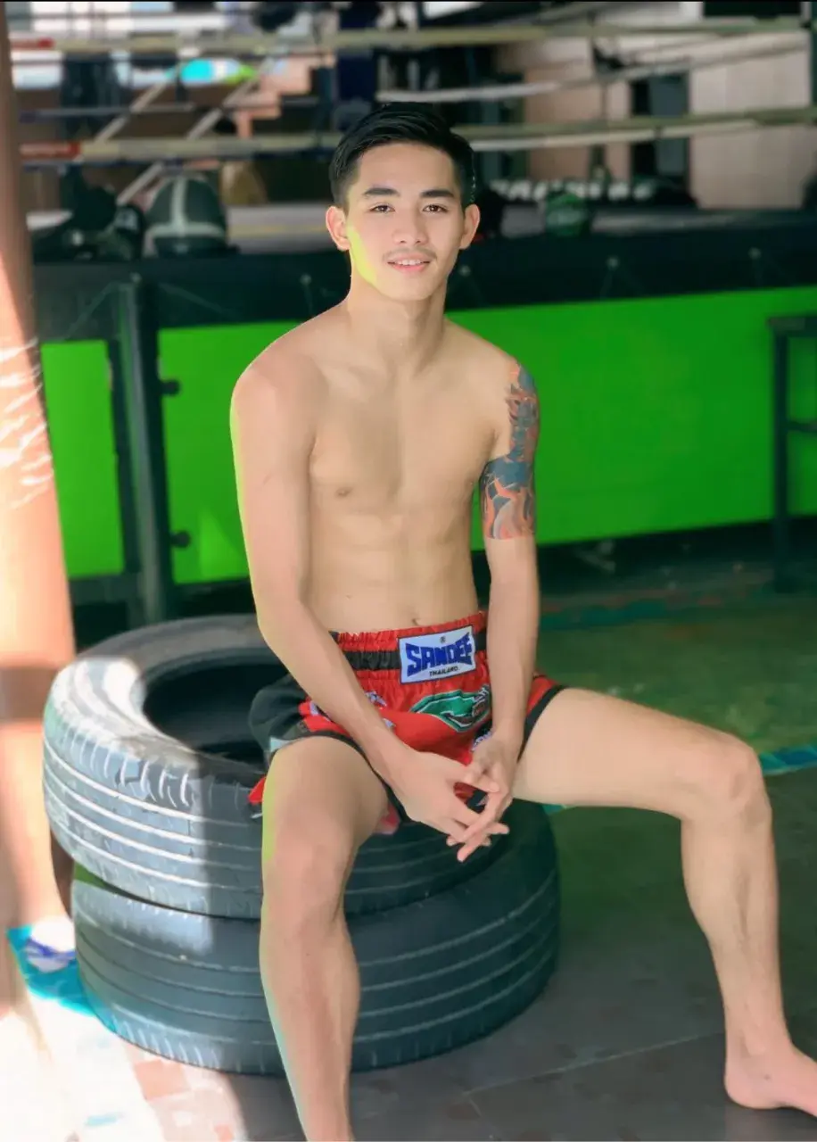ตาฮักหลาย