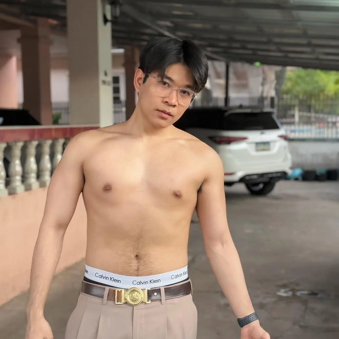 ตาฮักหลาย