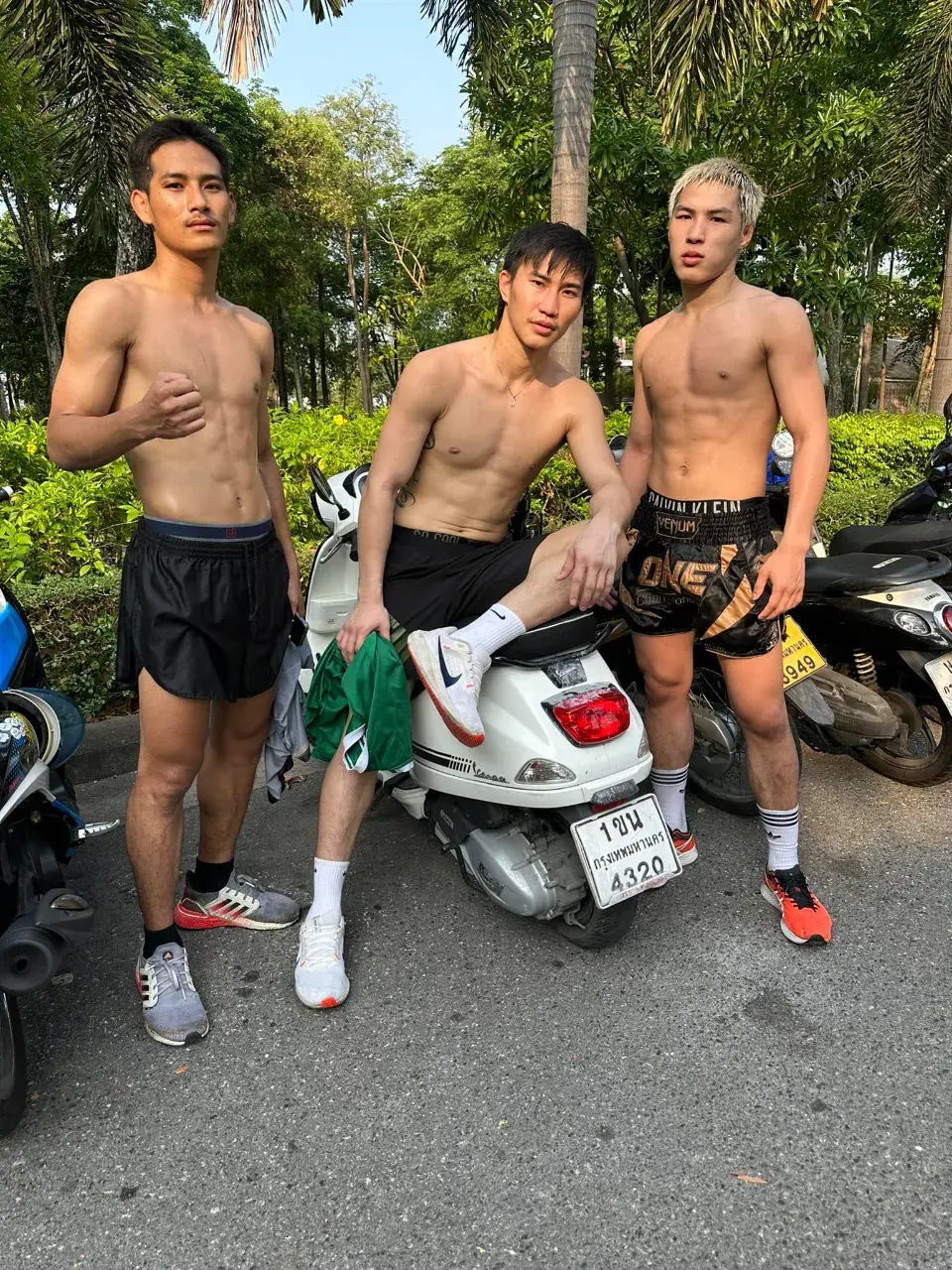 แอบมวยโค้ก