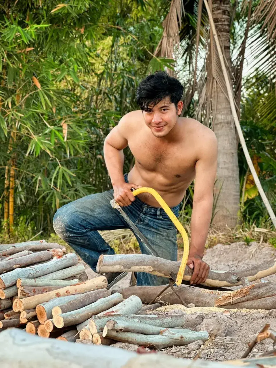 อมกล้วยแล้วอวยคม