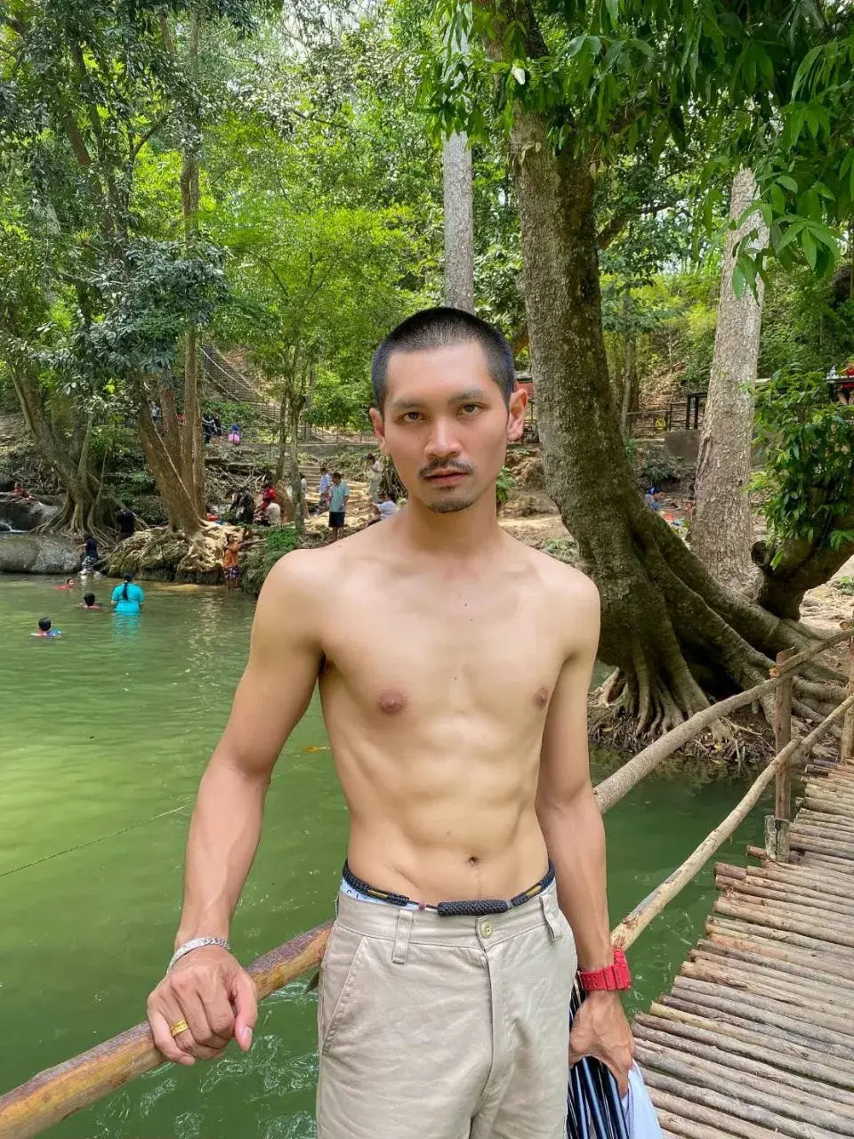 อมกล้วยแล้วอวยคม