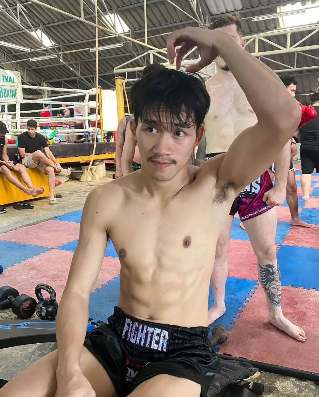 อมกล้วยแล้วอวยคม