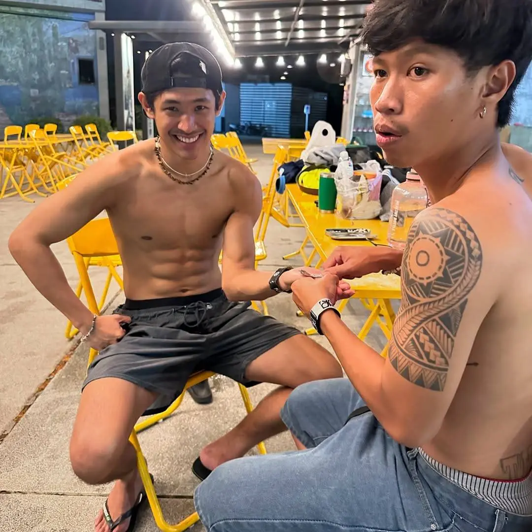 อยากโดนลิ้นเด็ก
