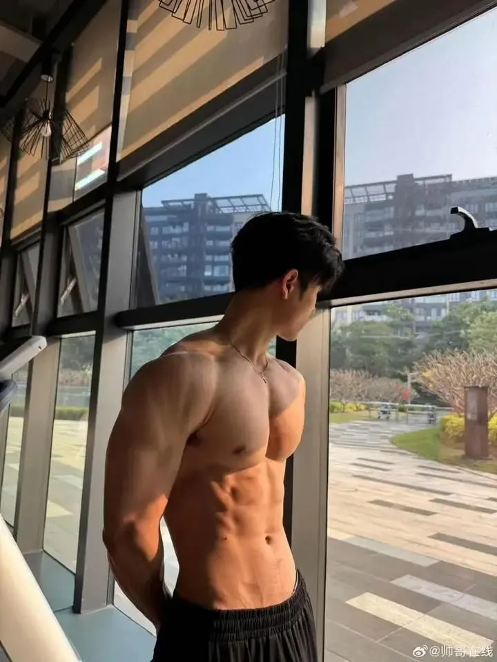 ถอดโชว์เรือนร่าง 2926