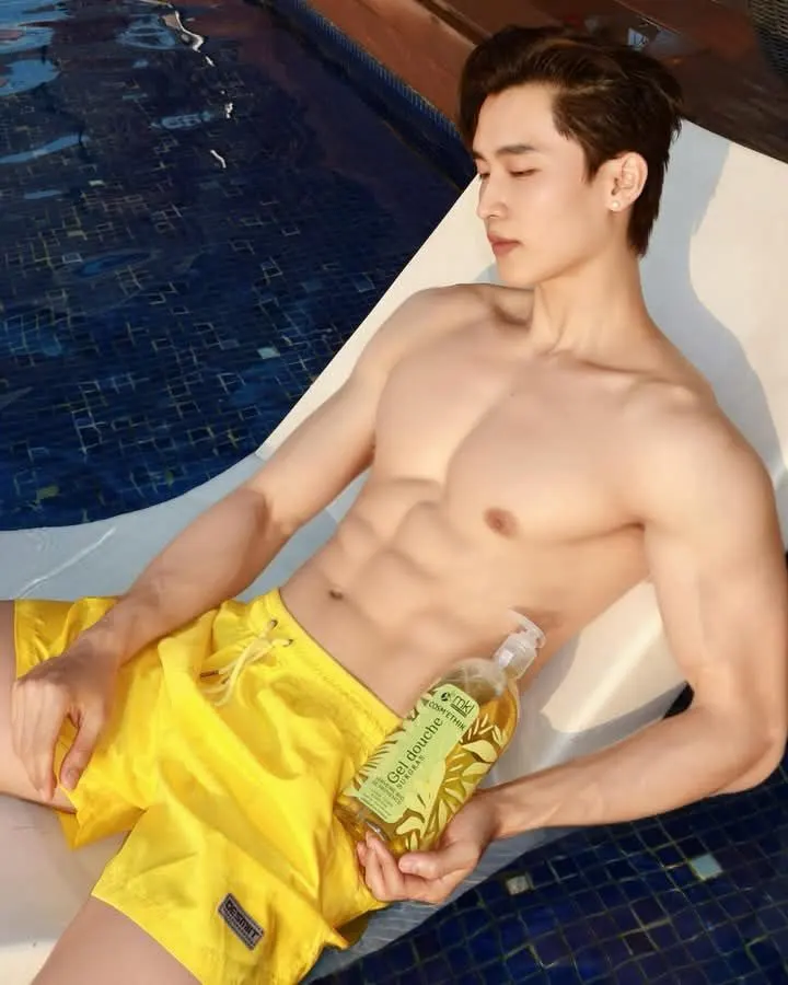 ถอดโชว์เรือนร่าง 2926