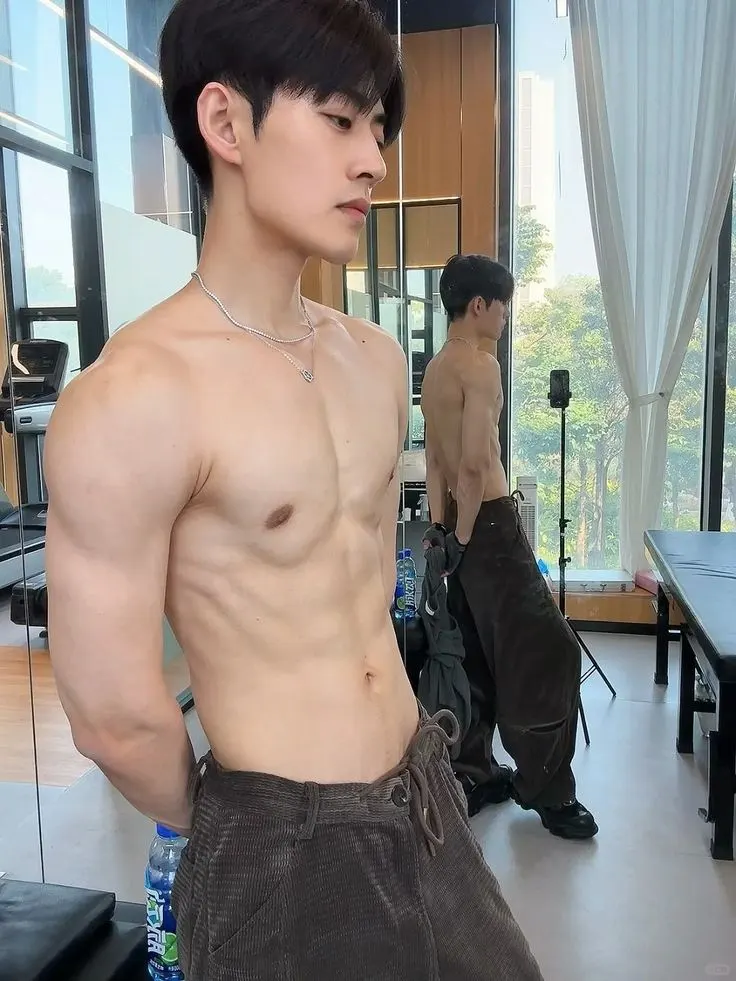 ถอดโชว์เรือนร่าง 2926