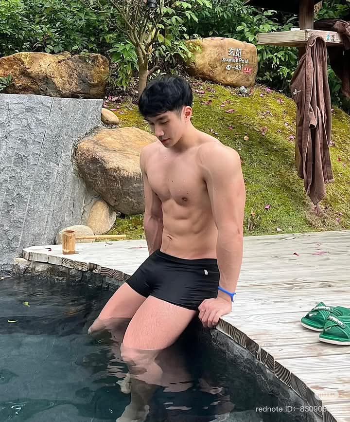 ถอดโชว์เรือนร่าง 2927