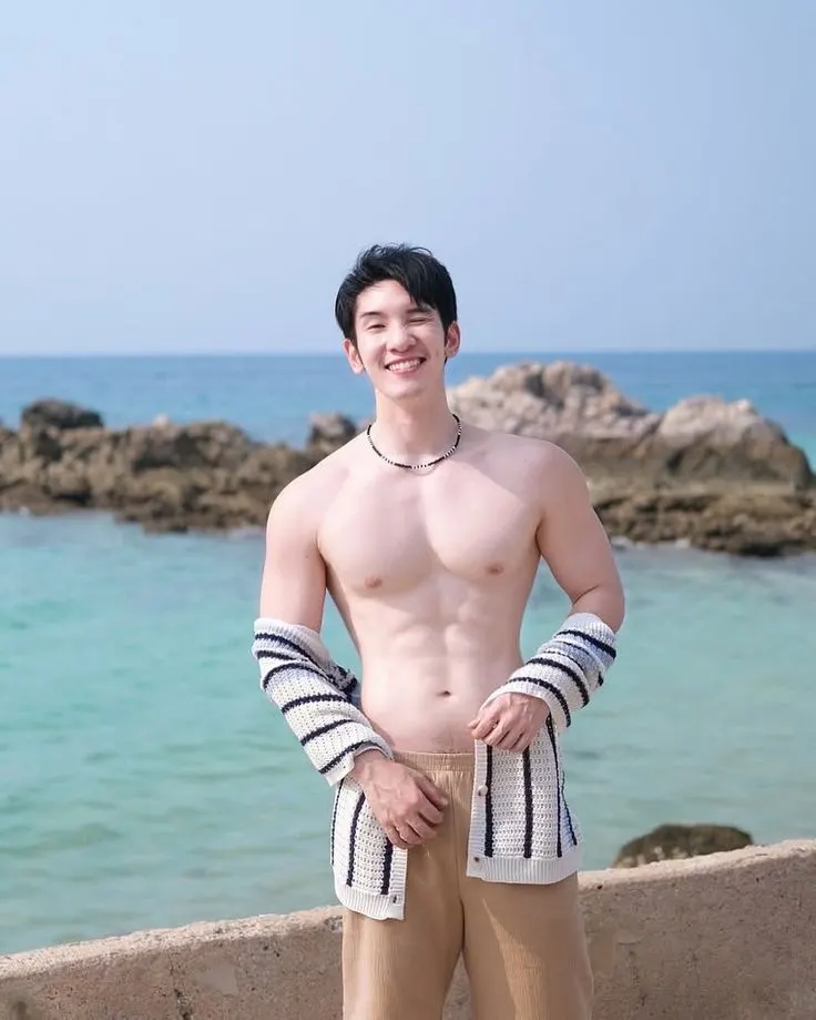 ถอดโชว์เรือนร่าง 2928