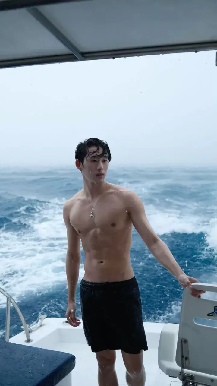 ถอดโชว์เรือนร่าง 2928