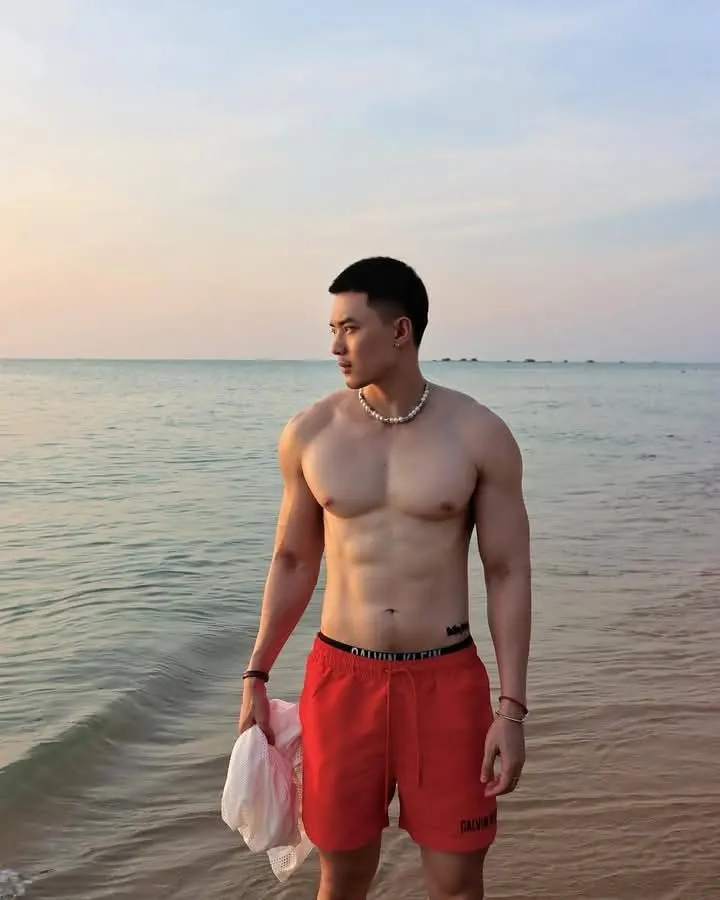 ถอดโชว์เรือนร่าง 2929