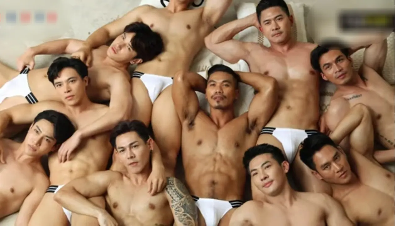 ครางหมู่ผลัดคู่มันส์