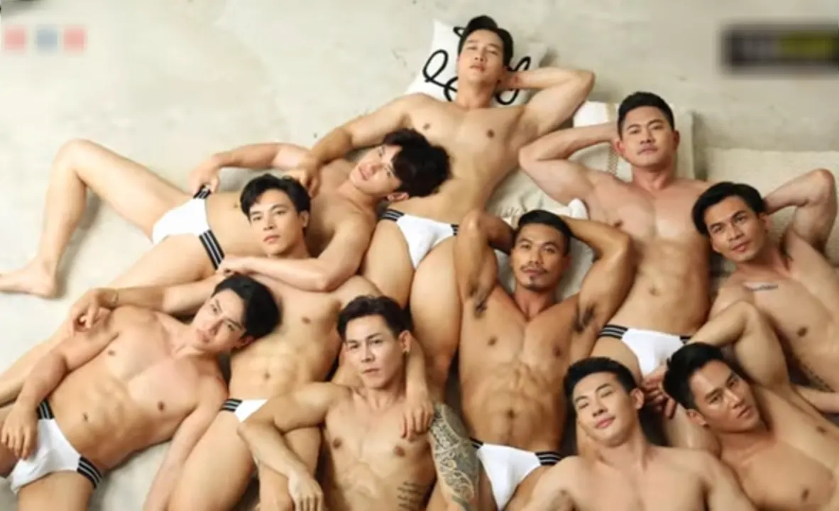 ครางหมู่ผลัดคู่มันส์
