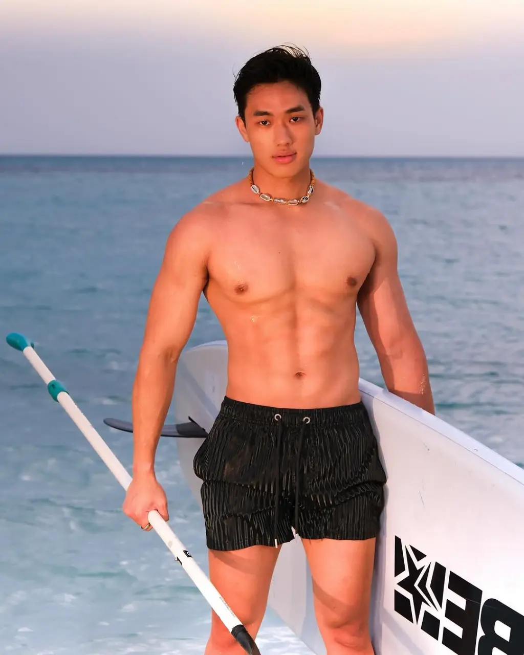 Cool GUY : Kanapol Treesongkiat