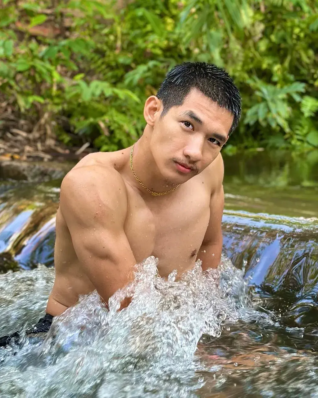 เอวหวานเสียงลั้นบ้าน