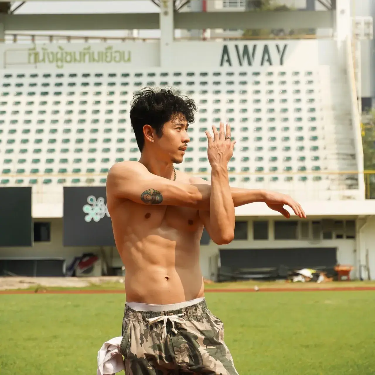 รอยสักชวนเสว