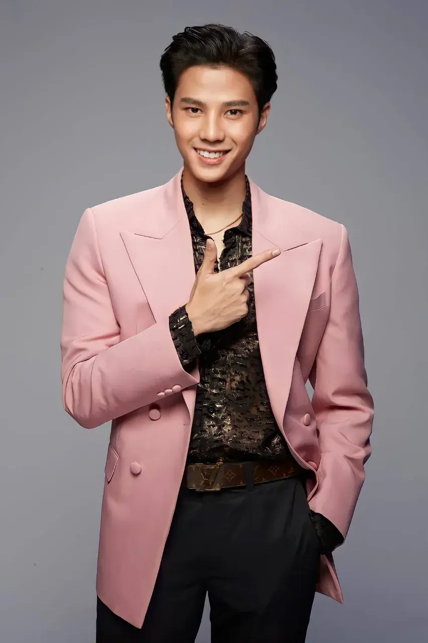 แอคชั่นบอดี้สูท