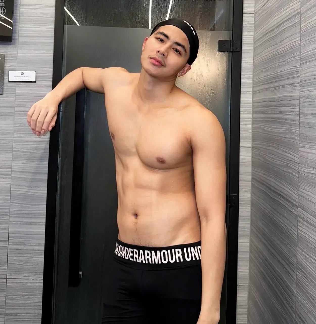 ล่ำน่ากอดน่ากัดงัมๆ