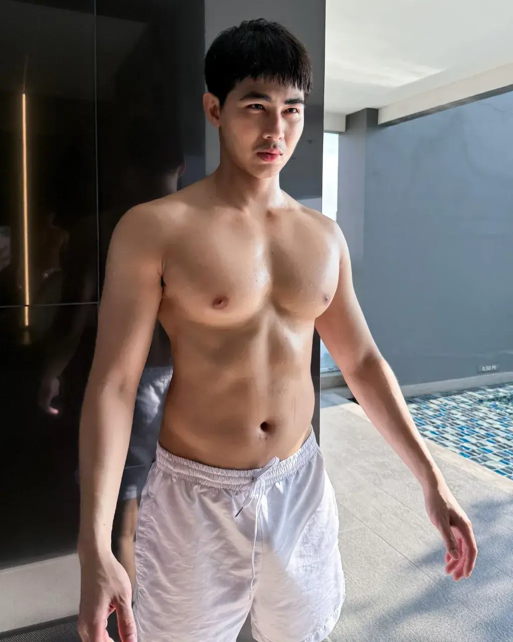 ล่ำน่ากอดน่ากัดงัมๆ