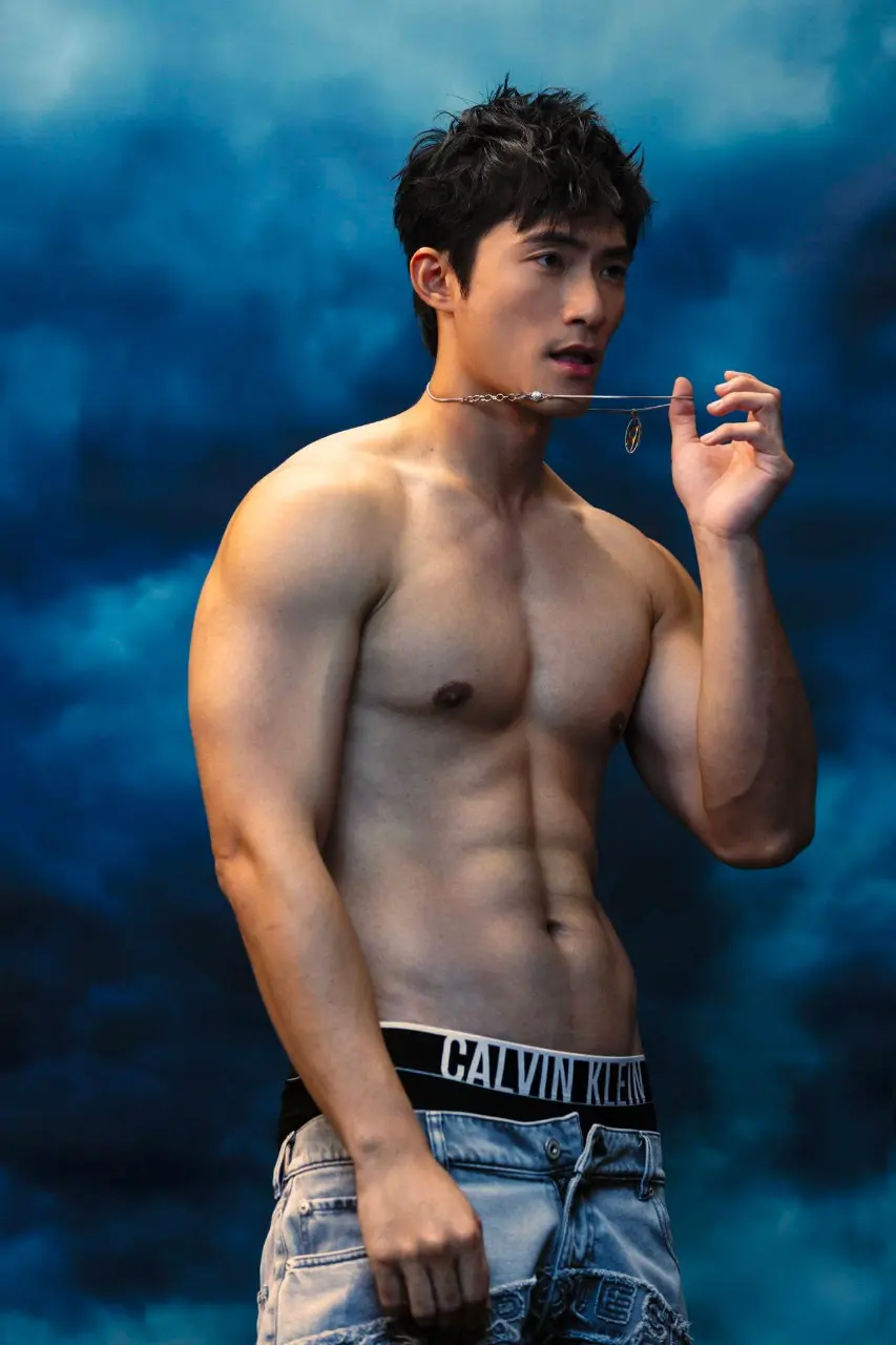 ถอดโชว์เรือนร่าง 2933