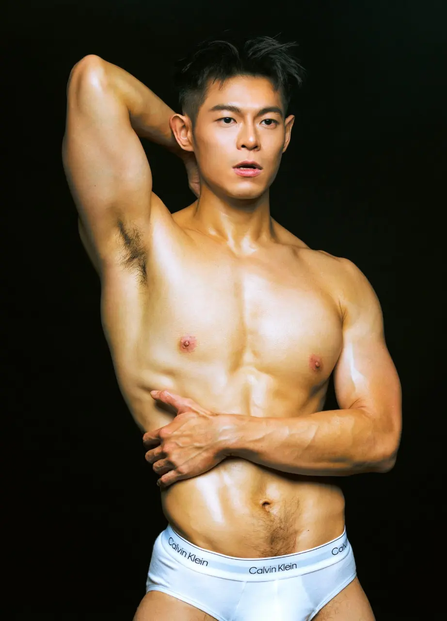 ถอดโชว์เรือนร่าง 2933