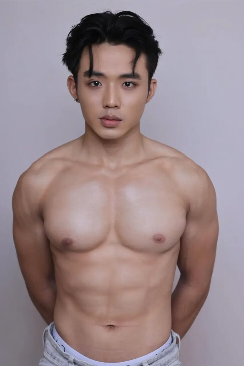 ผู้ชายนมแน่น (7)