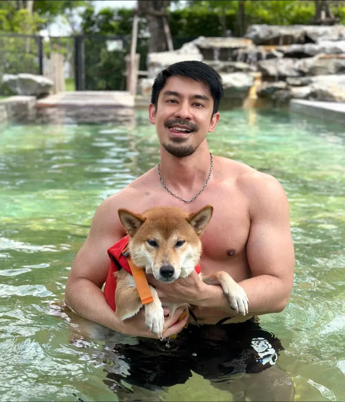 เธอทำแผ่นดินไหวในท้อง