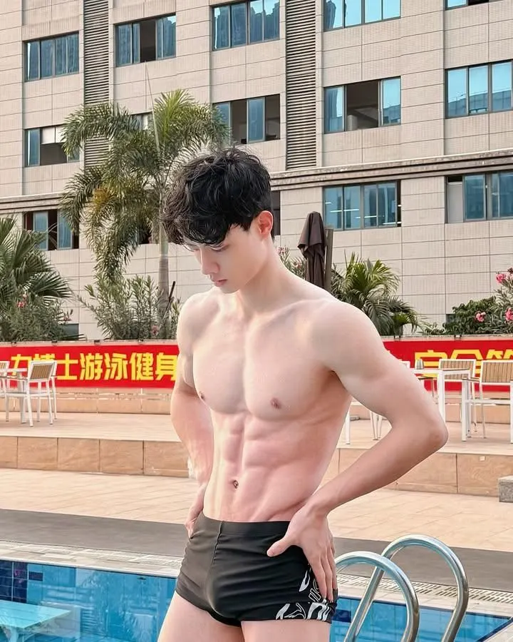 รูปหล่อเร้าอารมณ์ . 1