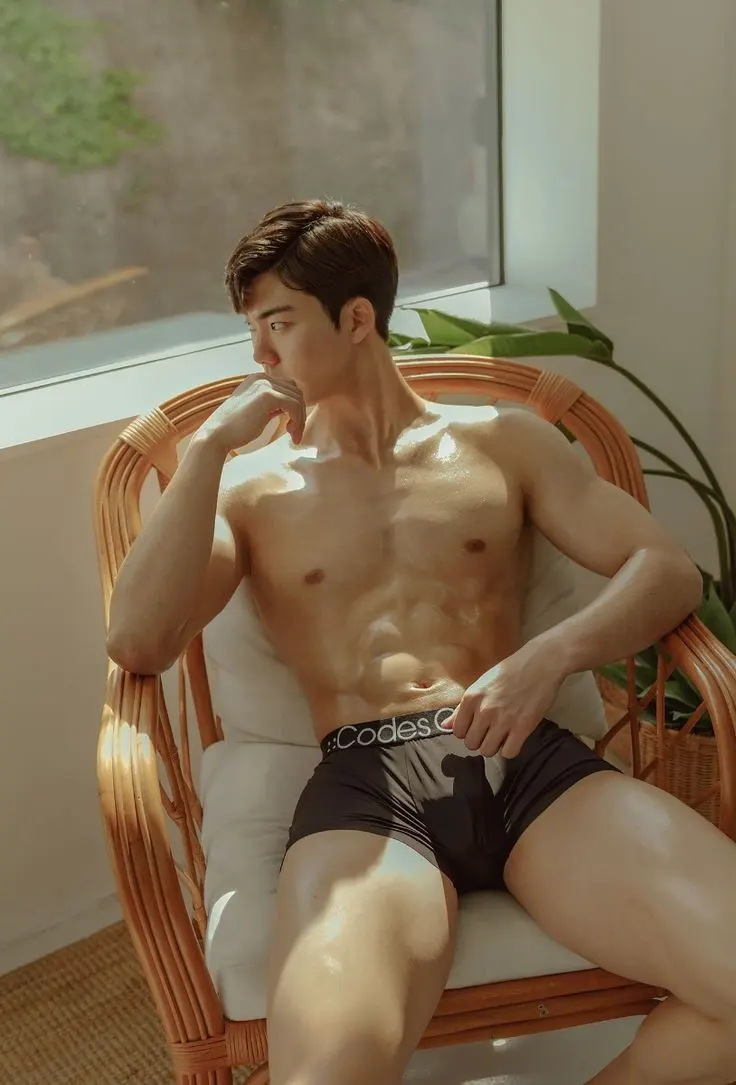 รูปหล่อเร้าอารมณ์ . 1