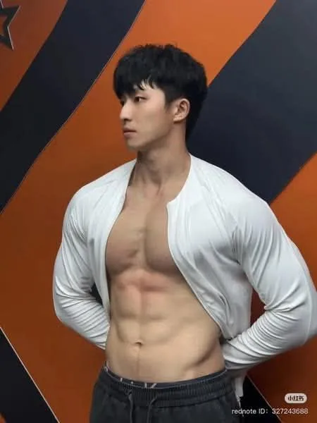 รูปหล่อเร้าอารมณ์ . 1