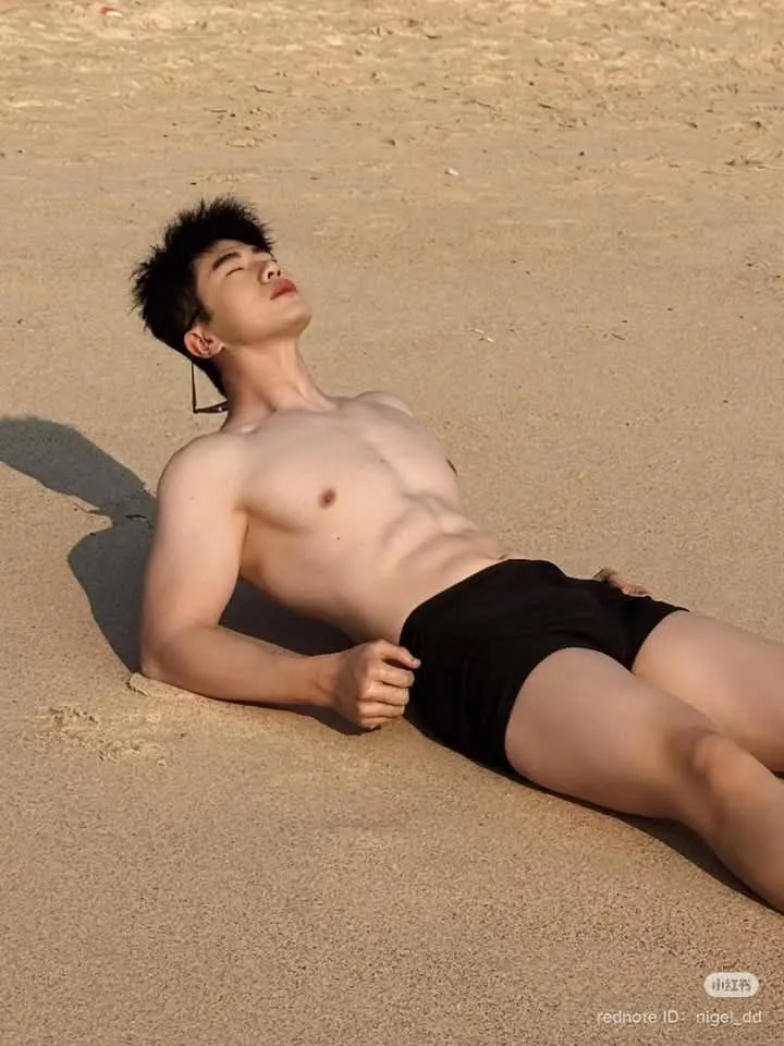 รูปหล่อเร้าอารมณ์ . 1