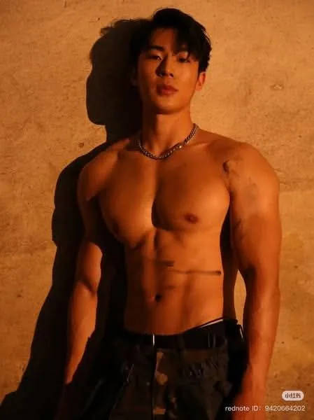 รูปหล่อเร้าอารมณ์ . 1