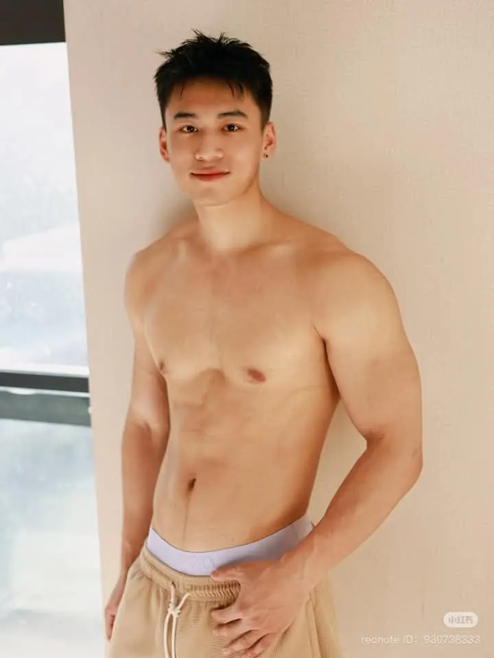รูปหล่อเร้าอารมณ์ . 1