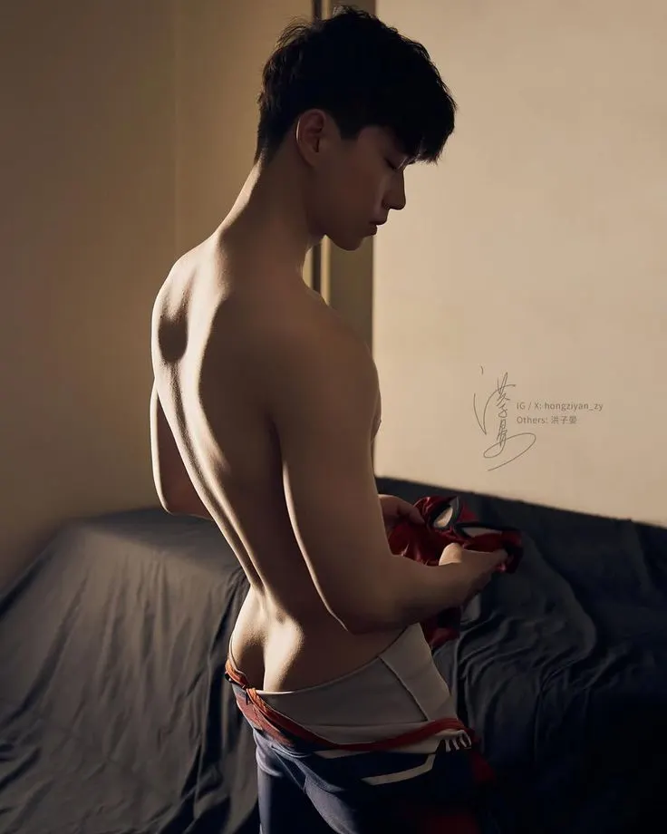 รูปหล่อเร้าอารมณ์ . 1