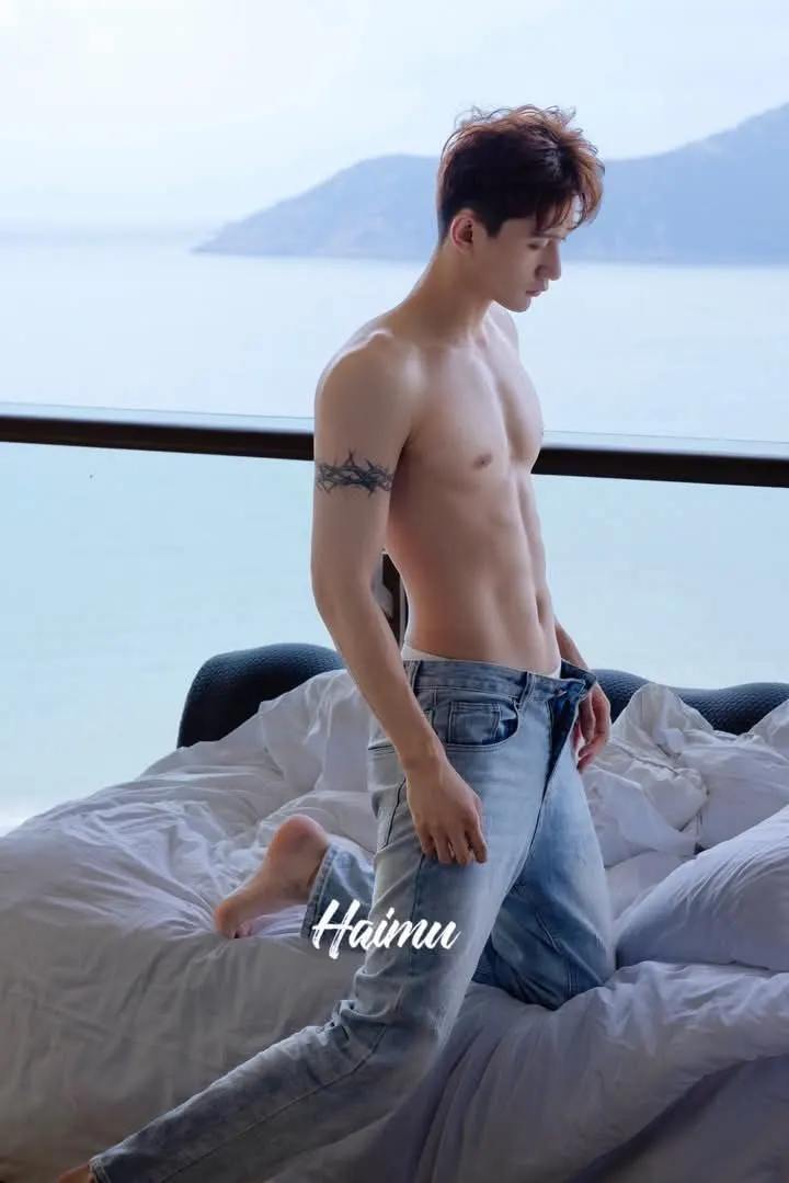 รูปหล่อเร้าอารมณ์ . 2