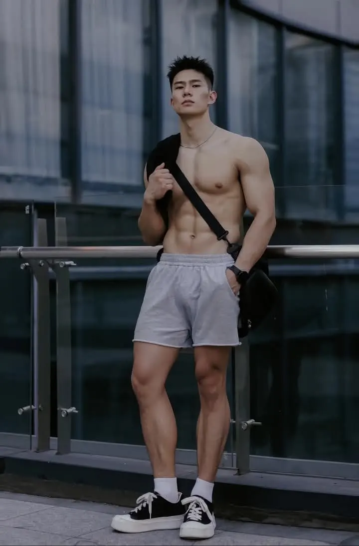 รูปหล่อเร้าอารมณ์ . 2