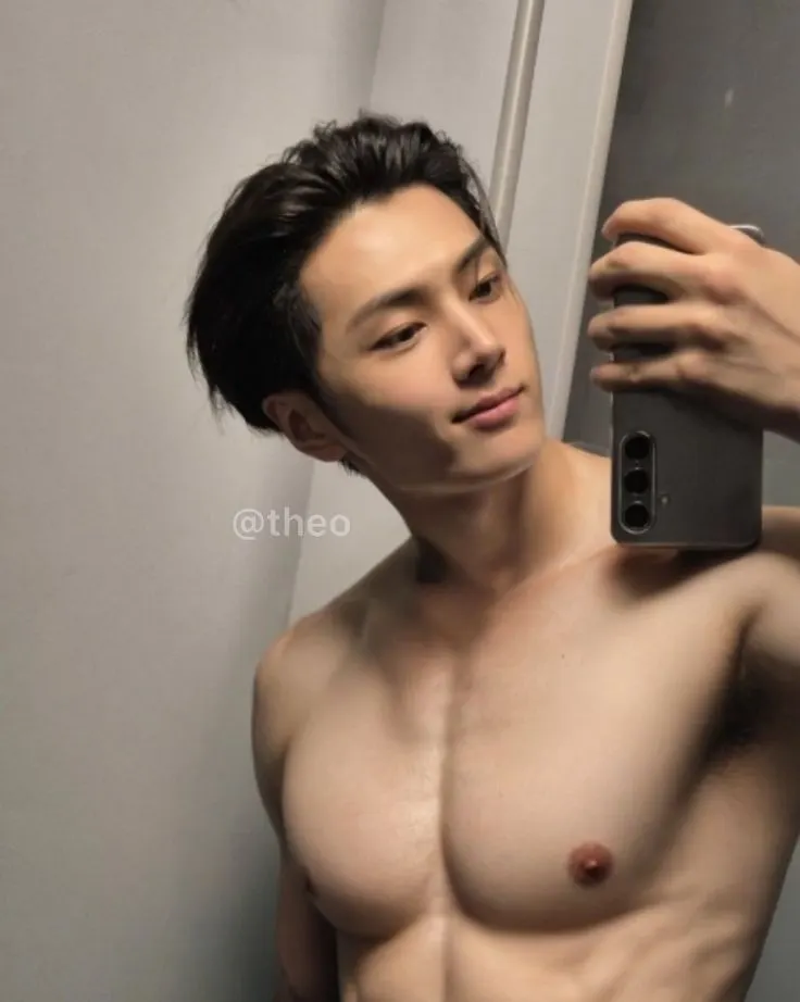 รูปหล่อเร้าอารมณ์ . 2