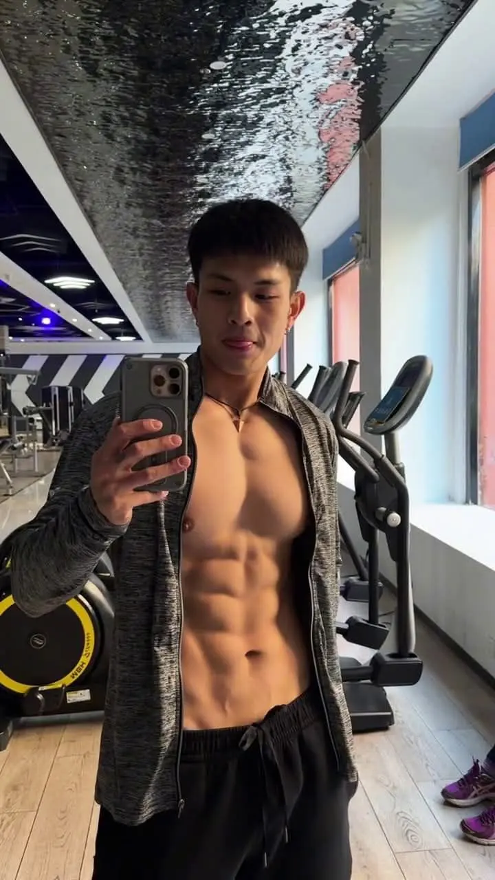 รูปหล่อเร้าอารมณ์ . 2