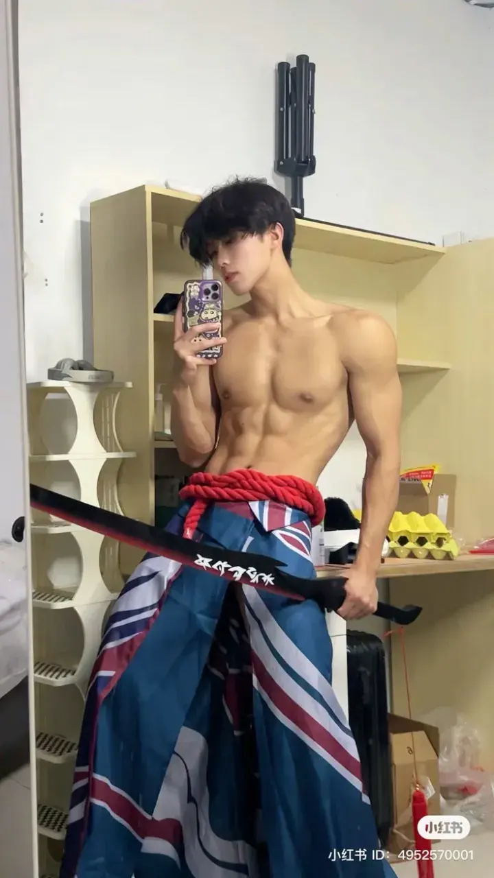 รูปหล่อเร้าอารมณ์ . 3