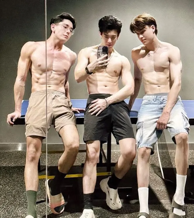 รูปหล่อเร้าอารมณ์ . 3