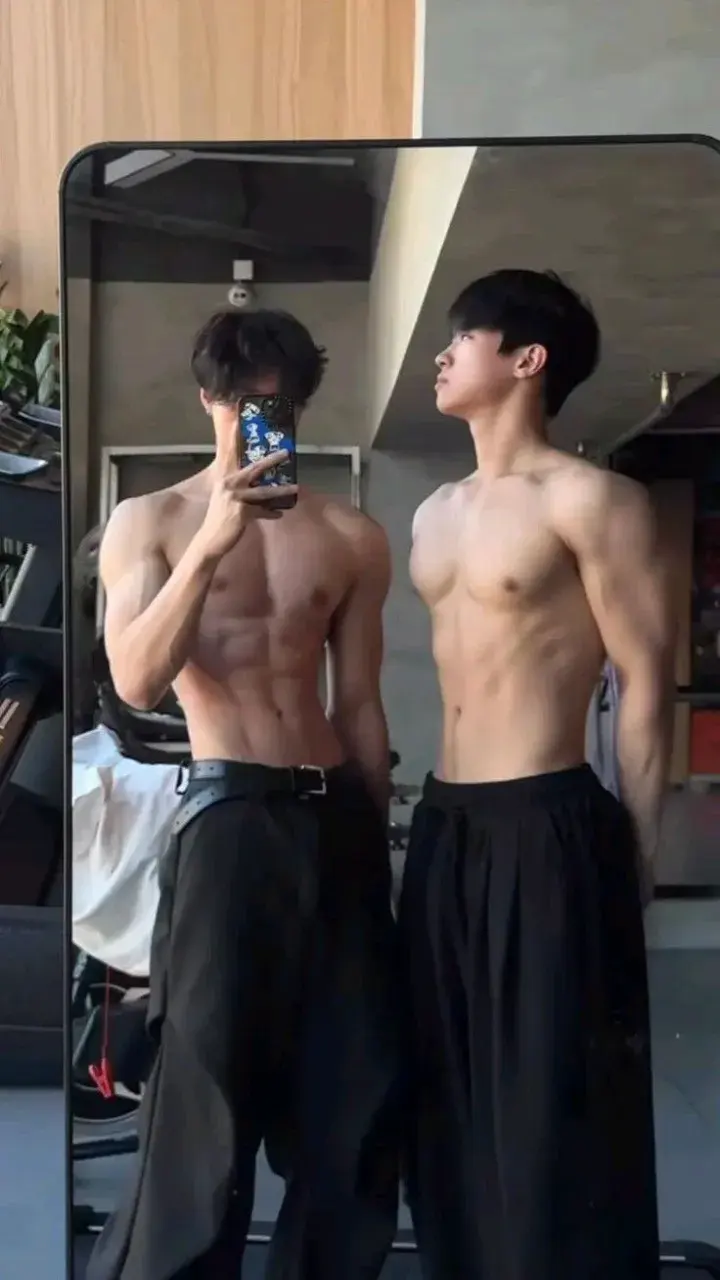 รูปหล่อเร้าอารมณ์ . 3