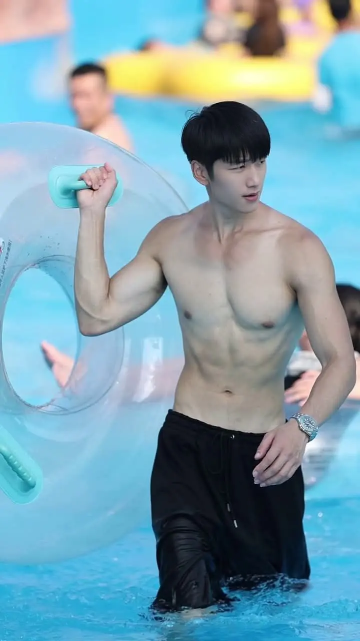 รูปหล่อเร้าอารมณ์ . 3
