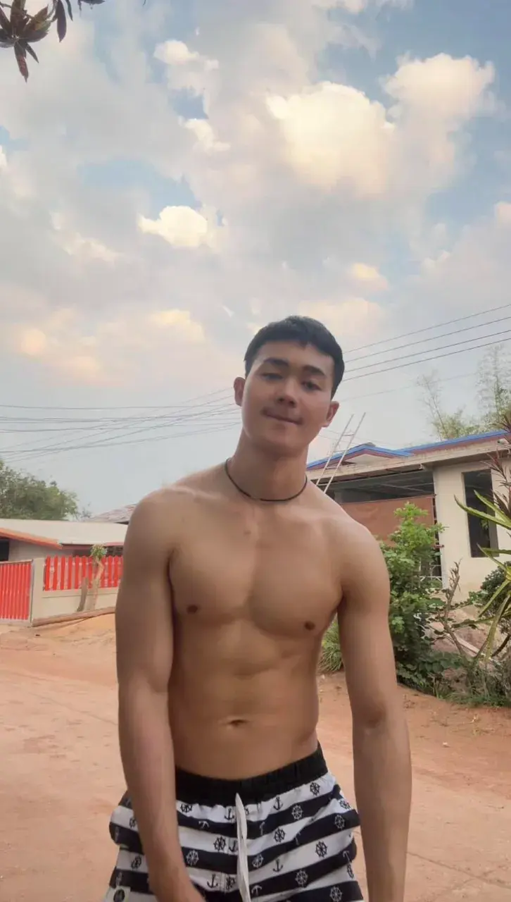 พลังหนุ่มชวนล่มหลง